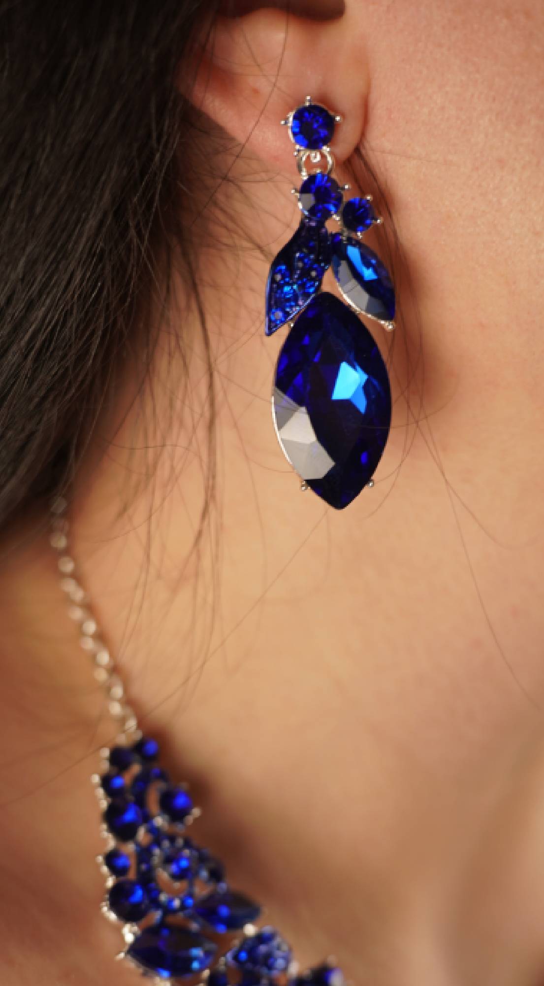 Blue Sapphire Leaf Marquise Stone Necklace & Earrings Set