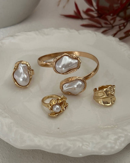 Gold Pearl Rings And Bracelet Set