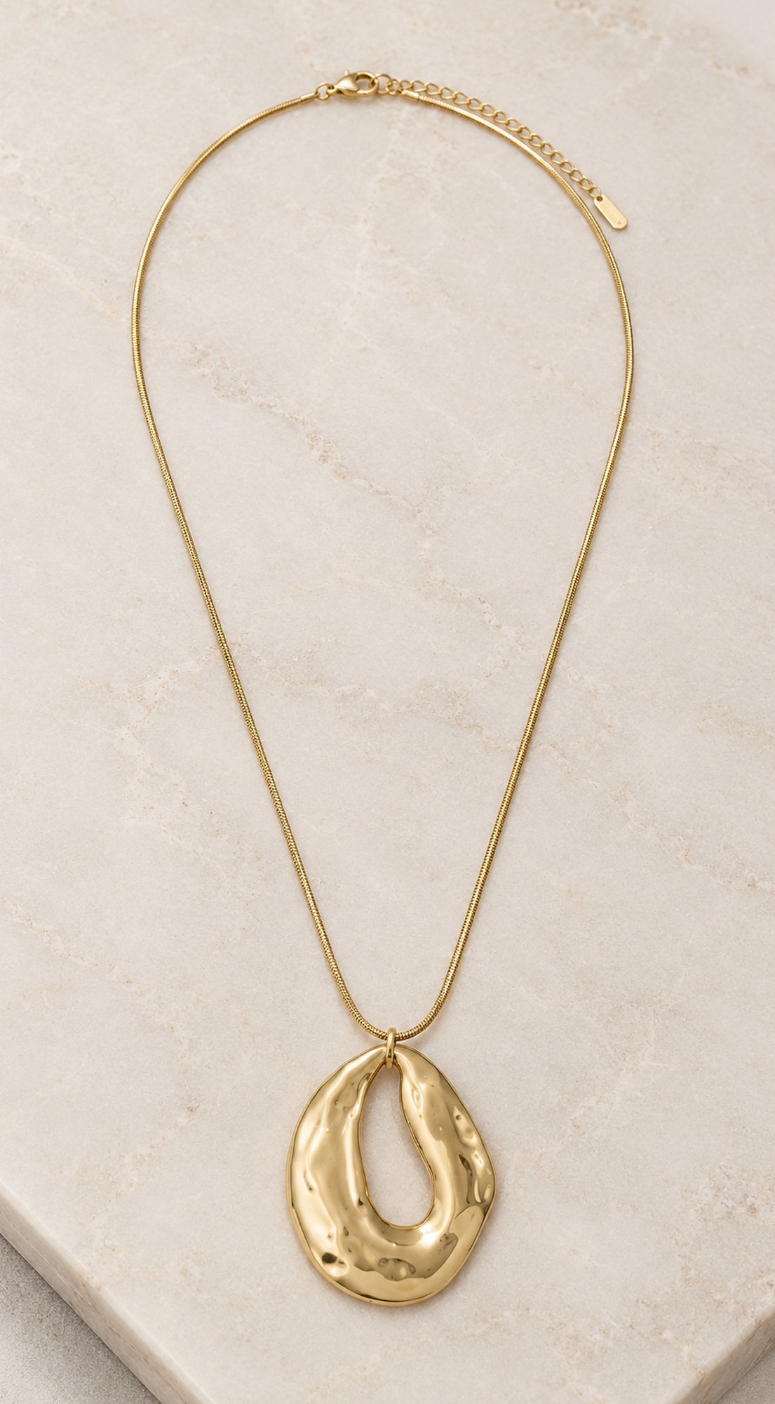 Gold Open Oval Pendant Necklace